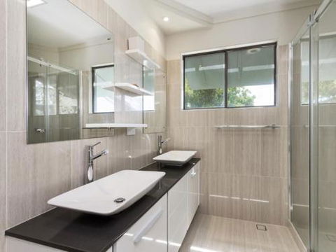 Acutterbove - Accommodation Directory 5