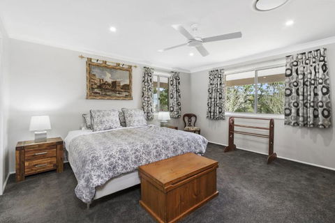 WINDARRI - Accommodation Directory 5