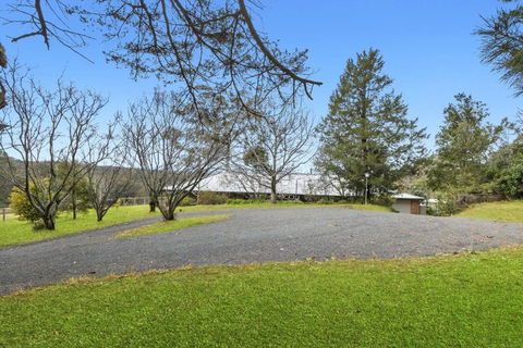 WINDARRI - Accommodation Directory 4
