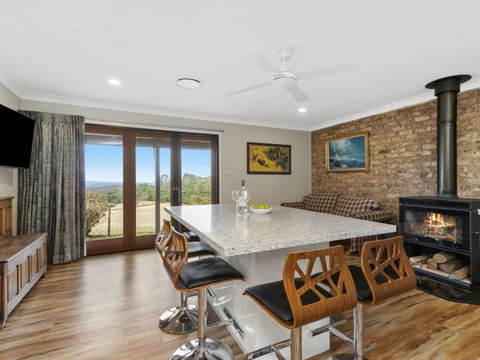 WINDARRI - Accommodation Directory 1