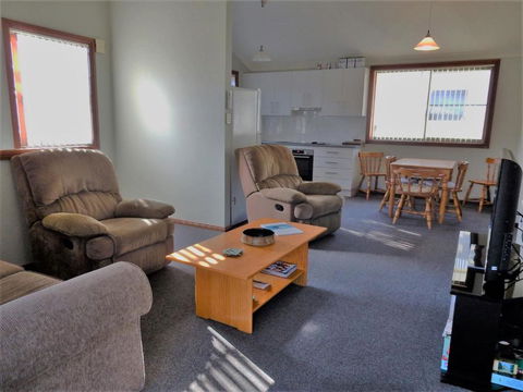 Ocean 1 / 38 Oceans Apartment - Accommodation Directory 2