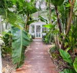 The Lakehouse in Raffetys Resort - Accommodation Directory