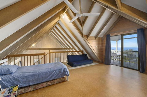 Blue Oar Beach House - Accommodation Directory 1