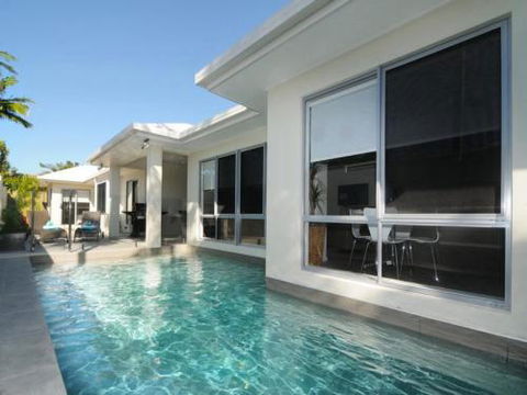 BEACH RETREAT At PALM COVE - Accommodation Directory 6