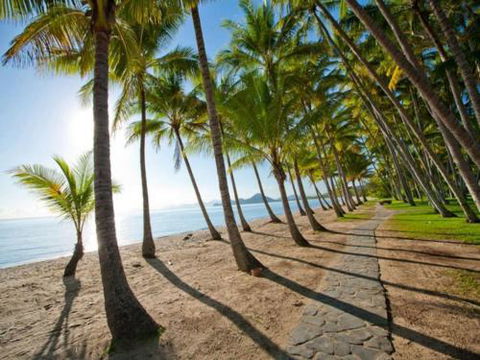 BEACH RETREAT At PALM COVE - Accommodation Directory 2