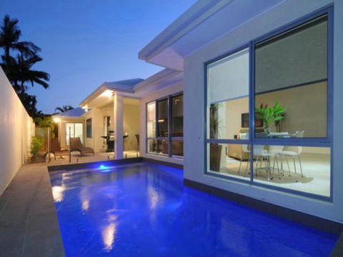 BEACH RETREAT At PALM COVE - Accommodation Directory 0
