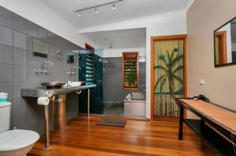 SANTORINIatPALM COVE - Accommodation Directory 3