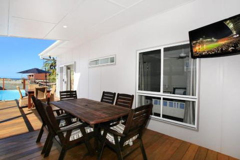 BEACH SHOPS & FABULOUS VACATION HOME! - Accommodation Directory 1