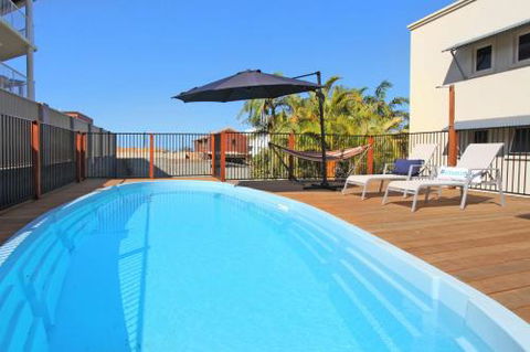 BEACH SHOPS & FABULOUS VACATION HOME! - Accommodation Directory 6