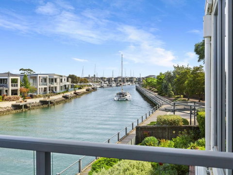 MARINA VIEW - Accommodation Directory 1