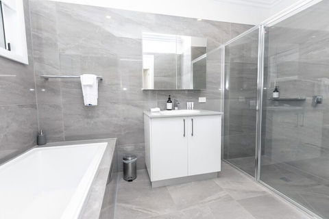 Wagga Apartments 2 - Accommodation Directory 4