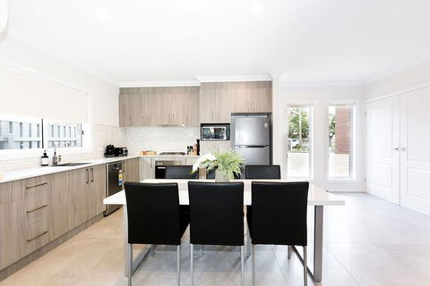 Wagga Apartments 5 - Accommodation Directory 2