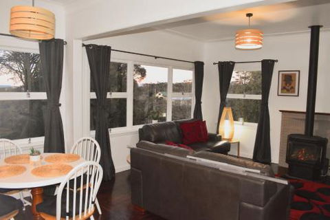 NEW Winston Cottage Leura Views & Location - Accommodation Directory 1