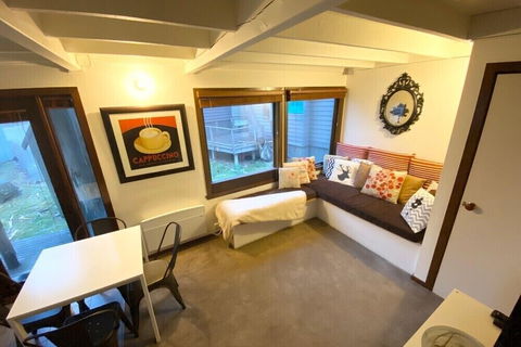 Alpine Retreat - Accommodation Directory 4