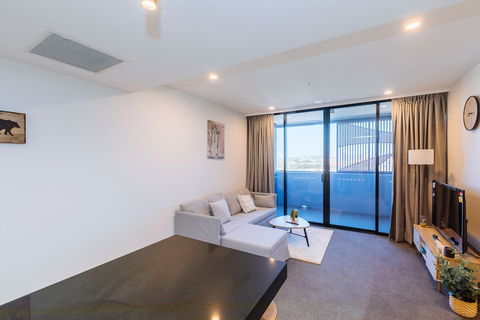 Airtrip Apartments On Deshon St - Accommodation Directory 2