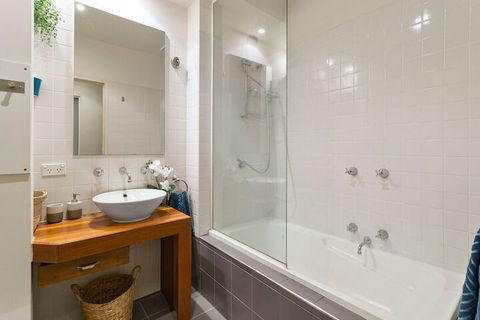 JOLI Directly Opposite MCG - Accommodation Directory 3