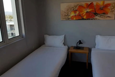 Affordable Unit Minutes To The Heart Of Surfers Paradise - Accommodation Directory 5