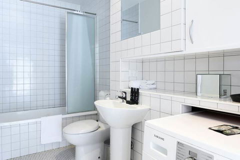 OLIVER Laneway Art Fed Square & Top Restaurants - Accommodation Directory 6