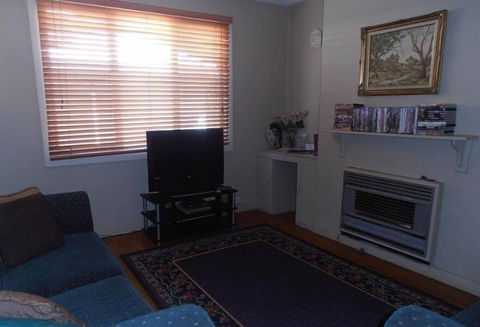 Lilly May Cottage - Accommodation Directory 3