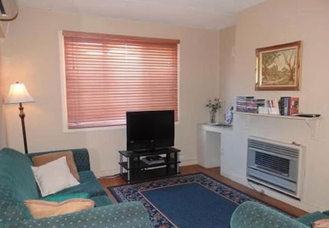 Lilly May Cottage - Accommodation Directory 2