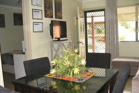 Ficifolia Lodge - Accommodation Directory 4