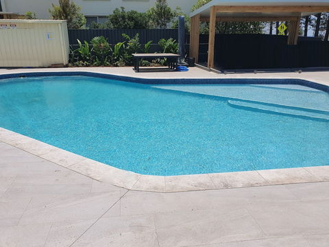 Burleigh Esplanade Apartments - Accommodation Directory 5
