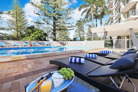 Pacific Regis Apartments - Accommodation Directory 5