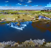 Stonewell Cottages  Vineyards - Accommodation Directory