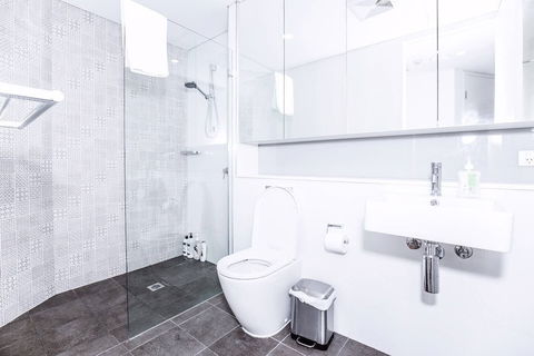 B08-darling Harbour Studio - Accommodation Directory 2