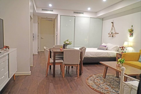 C08-darling Harbour Studio - Accommodation Directory 2