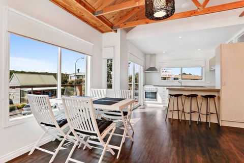 Port Central No 2 - Accommodation Directory 4