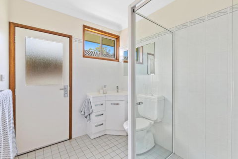 Kalimna Lakeside Living - Accommodation Directory 1