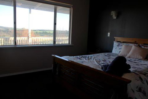 A Better Life Animal Sanctuary FarmStay Private Two Bedrooms Lounge Room & Bathroom & Toilet Shared Kitchen - Accommodation Directory 4