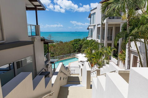 UNIT 35 Whitsundays - Accommodation Directory 6