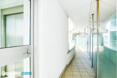 Bayline Beachfront Apartment No 4 - Accommodation Directory 1