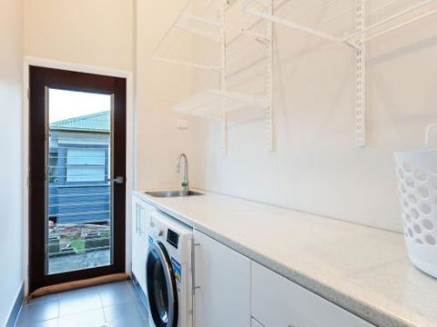Absolute Waterfront Lakehouse Fishing Point Waterfront Pool Jetty - Accommodation Directory 1
