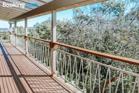Banksia Beach House - Accommodation Directory 3