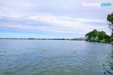 Brookwater Waterfront On Lake Mulwala - Accommodation Directory 4