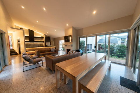 RUST - Accommodation Directory 2