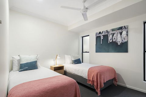 WHITSUNDAY Spacious & Comfortable Moments From Picturesque Boardwalk - Accommodation Directory 2