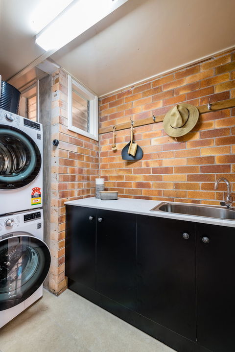 Hedge House- Luxury Space Style Location - Accommodation Directory 2