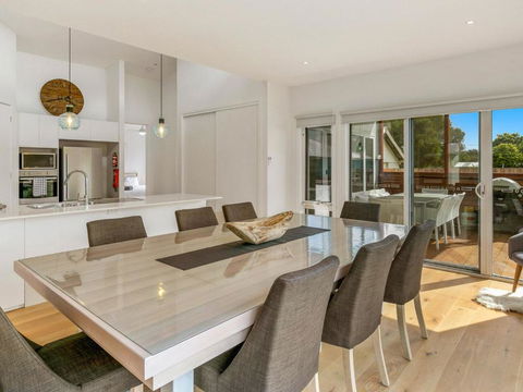 Absolutely Beach - Accommodation Directory 3