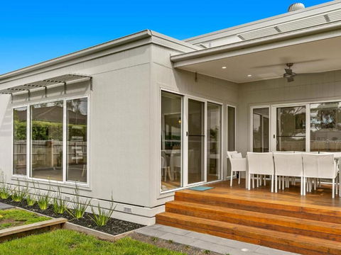 Absolutely Beach - Accommodation Directory 2