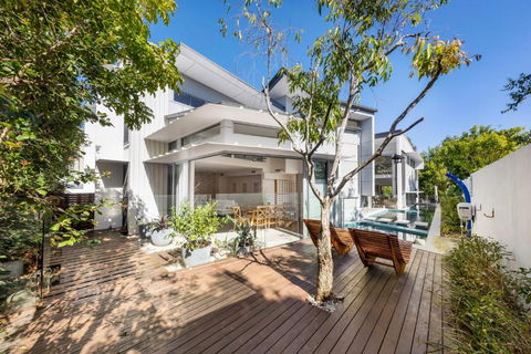 Ultimate Light & Space Noosa Heads - Accommodation Directory 5