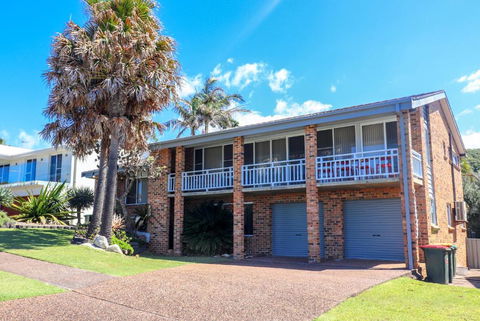Oceanview BeachHouse - Accommodation Directory 5