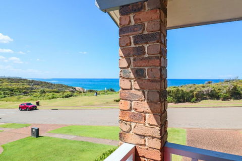 Oceanview BeachHouse - Accommodation Directory 2
