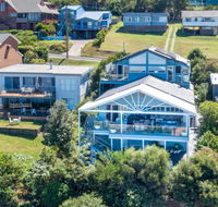 NANNY  POPPYS BEACH HOUSE Gerroa 4pm check out Sundays