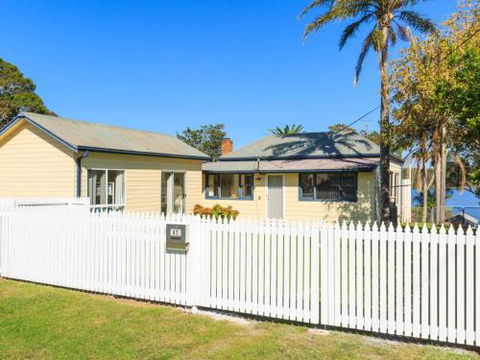 On Golden Ponds At Erowal Bay 4pm Check Out Sundays - Accommodation Directory 3