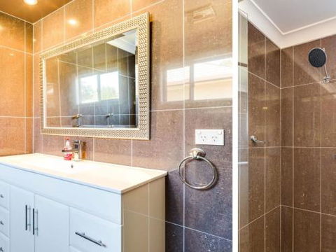 On Golden Ponds At Erowal Bay 4pm Check Out Sundays - Accommodation Directory 1