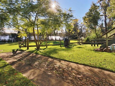 The Lake House At Erowal Bay 4pm Check Out Sundays - Accommodation Directory 0